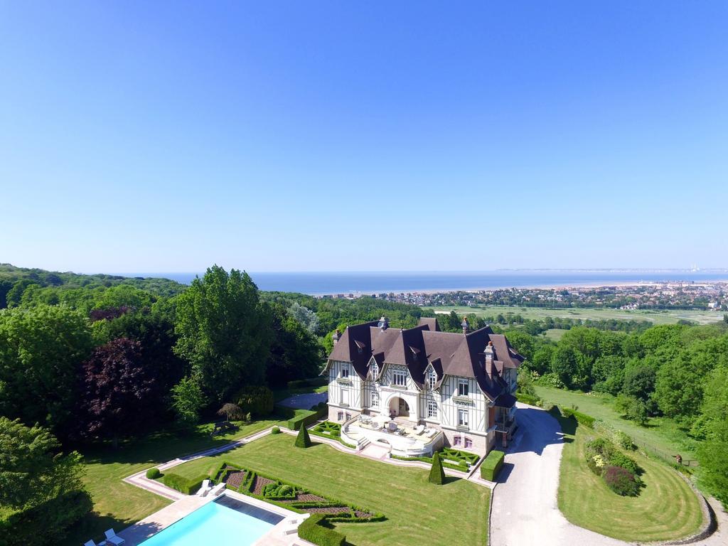 Manoir De Benerville Acomodação com café da manhã Deauville Exterior foto