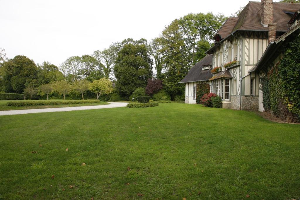 Manoir De Benerville Acomodação com café da manhã Deauville Exterior foto