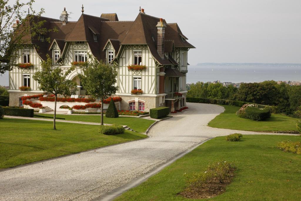Manoir De Benerville Acomodação com café da manhã Deauville Exterior foto