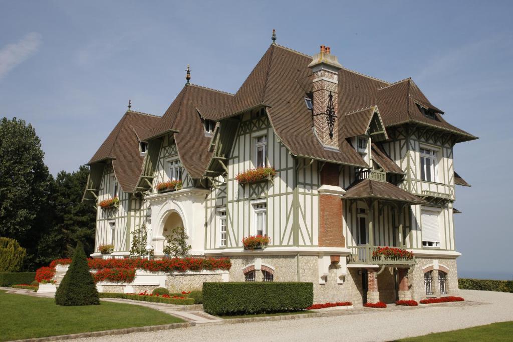 Manoir De Benerville Acomodação com café da manhã Deauville Exterior foto