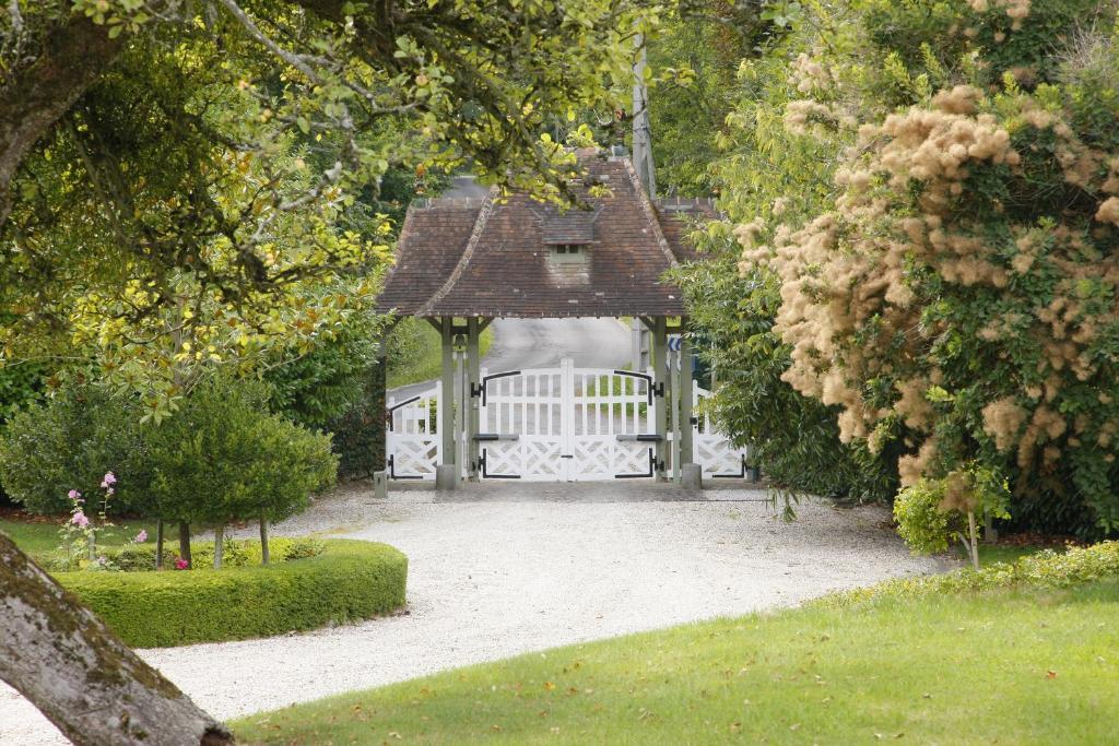 Manoir De Benerville Acomodação com café da manhã Deauville Exterior foto