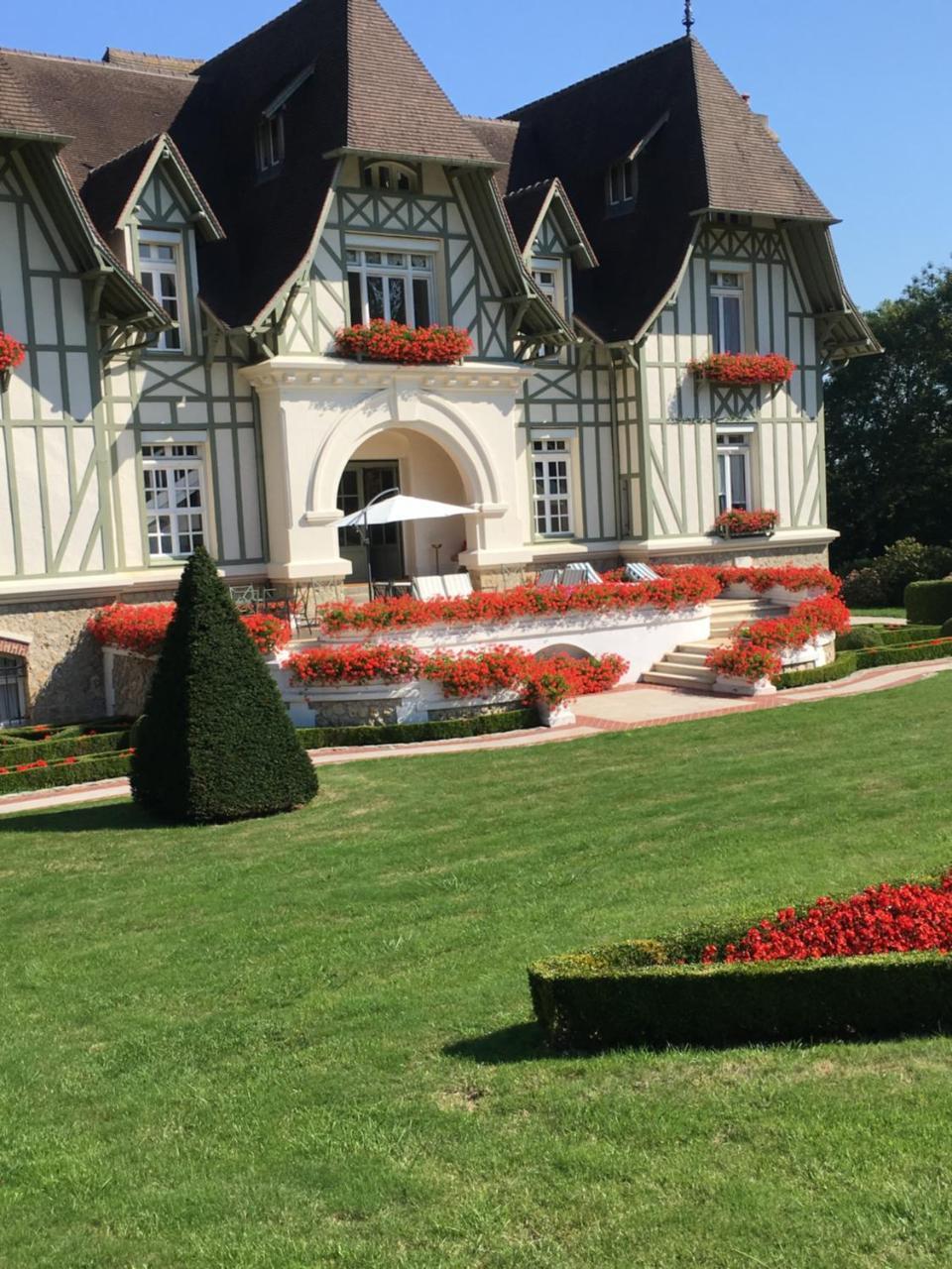 Manoir De Benerville Acomodação com café da manhã Deauville Exterior foto